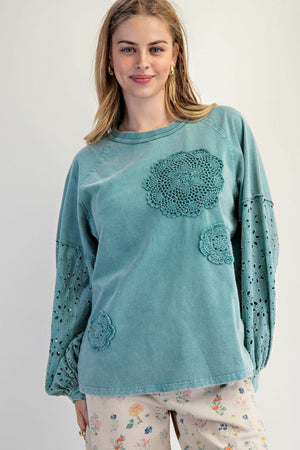 Open image in slideshow, Tabitha Pullover

