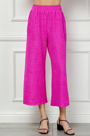 Open image in slideshow, Textured Cropped Pant - Fuchsia
