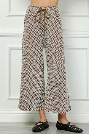 Open image in slideshow, Textured Cropped Pant - Brown &amp; White
